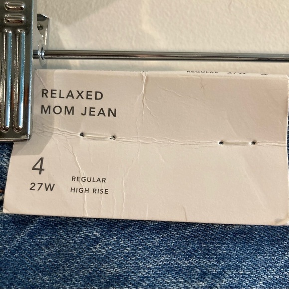 AMERICAN EAGLE Sz 4 Relaxed Mom High Rise Classic Medium Wash  Jeans NWT - Picture 5 of 11